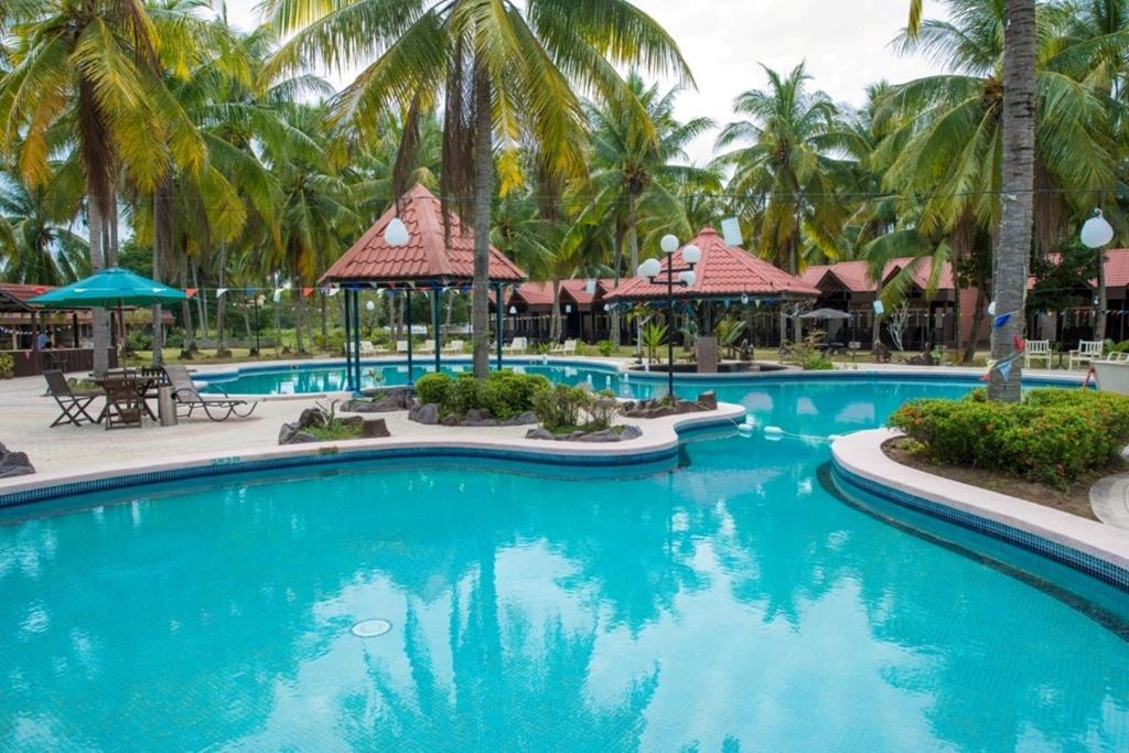 Raintree Beach And Golf Resort Tuaran Exterior photo
